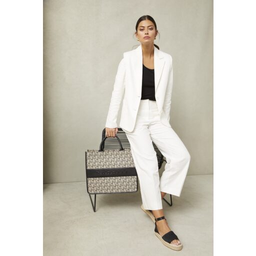 Bugatti Dámská kabelka do ruky Elea 49435301 černo-béžová s modelkou