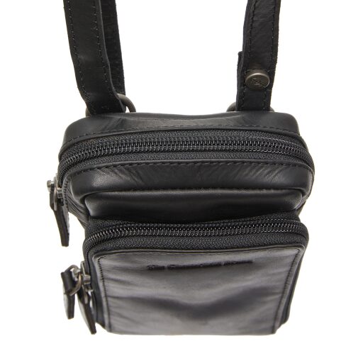 The Chesterfield Brand Kožená crossbody kabelka na mobil Valdes C48.132500 černá