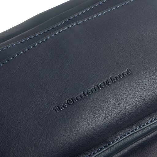 The Chesterfield Brand Dámská kabelka přes rameno Liora C48.142010 tmavě modrá logo