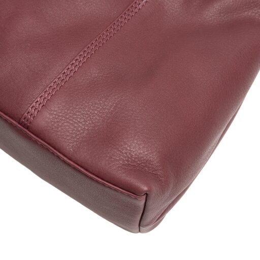 The Chesterfield Brand Dámská kabelka přes rameno Marvos C48.142418 vínově červená detail