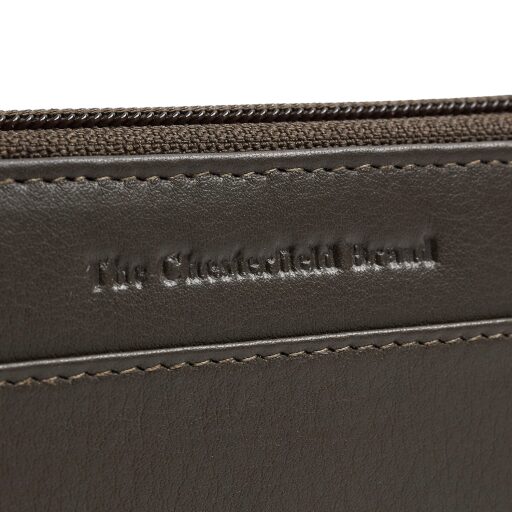 The Chesterfield Brand Dámská kožená peněženka RFID Mirelle tmavě šedá logo