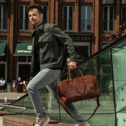 DANIEL RAY Kožená cestovní taška - weekender Wilmington DRL 22.1351.31 koňaková s modelem