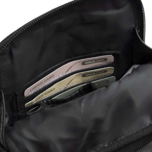 The Chesterfield Brand Kožená crossbody taška Isley C58.034700 černá vnitřní přihrádky