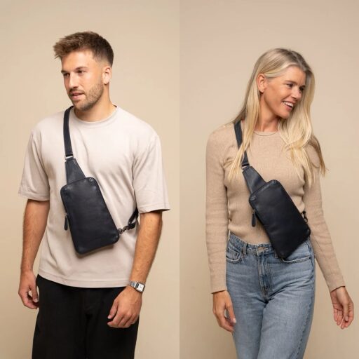 The Chesterfield Brand Kožená crossbody taška Isley C58.034710 tmavě modrá pánská i dámská