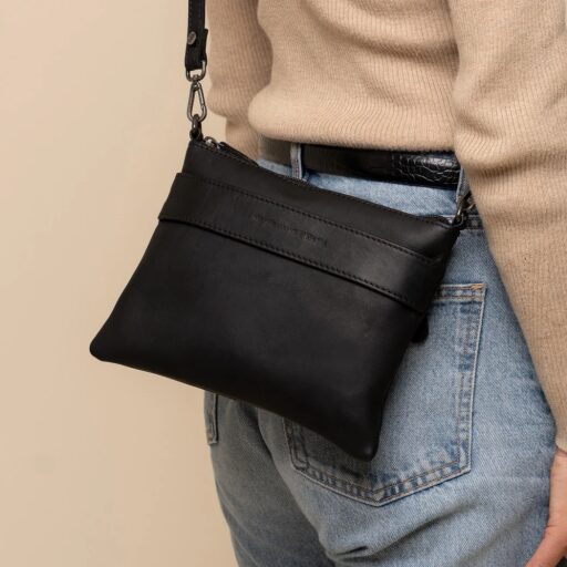 The Chesterfield Brand kožená kabelka do ruky i přes rameno Harlan C48.144000 černá jako crossbody