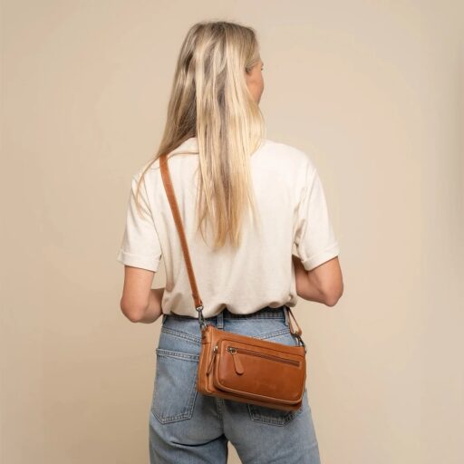 The Chesterfield Brand kožená kabelka do ruky i přes rameno Vayenne C48.144931 koňaková jako crossbody