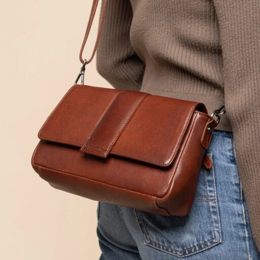 The Chesterfield Brand Kožená kabelka přes rameno Zora C48.144431 koňaková jako crossbody