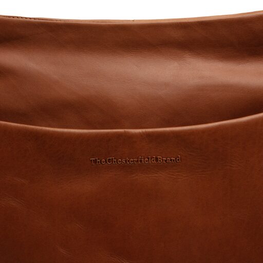 Kožená kabelka do ruky i přes rameno The Chesterfield Brand Regina C48.129431 koňaková - detail kapsy na přední straně tašky