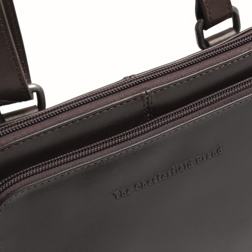 The Chesterfield Brand kožená kabelka přes rameno / crossbody Caia C48.144601 hnědá logo
