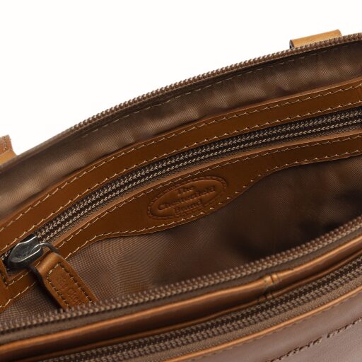 The Chesterfield Brand kožená kabelka přes rameno / crossbody Caia C48.144631 koňaková vnitřní přihrádky