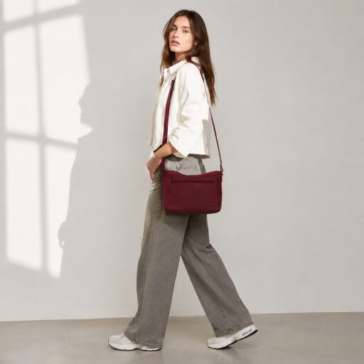 DANIEL RAY kabelka přes rameno / crossbody Muswellbrook DRL 16.1598.04 červená na modelce