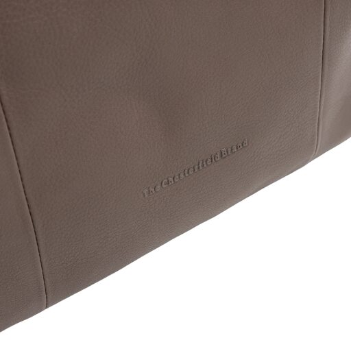 The Chesterfield Brand Kožená kabelka přes rameno Nerissa C48.143740 hnědá logo