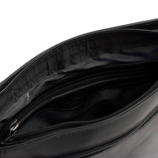 The Chesterfield Brand kožená kabelka přes rameno Vayana C48.144800 černá vnitřní přihrádky