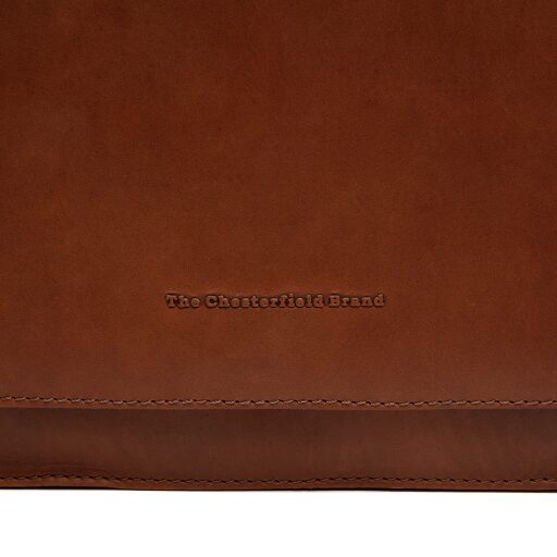 Kožená taška přes rameno s klopou Osuna C48.130431 koňaková - logo značky The Chesterfield Brand