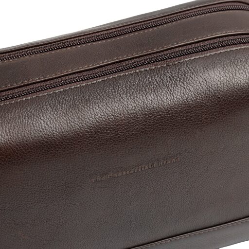 The Chesterfield Brand Kožená kosmetická taška Montelaro C08.063901 hnědá logo