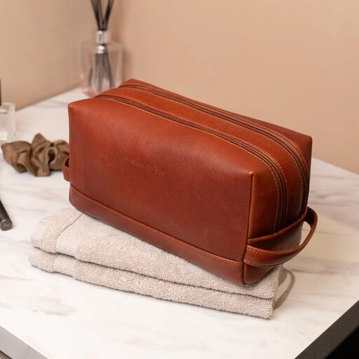 The Chesterfield Brand Kožená kosmetická taška Montelaro C08.063931 koňaková product foto
