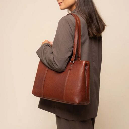 The Chesterfield Brand Kožená shopper kabelka na notebook 14" Alverino C38.022931 koňaková přes rameno