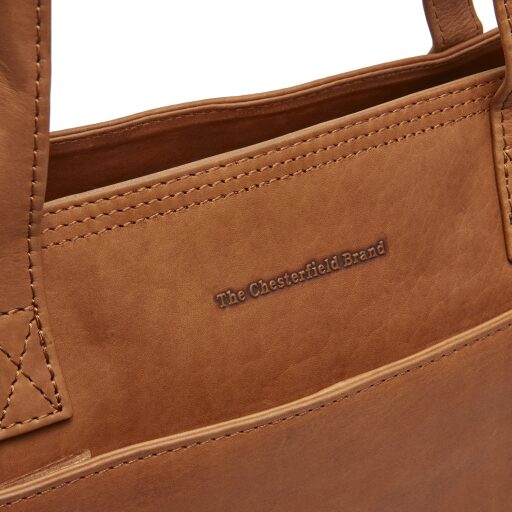 The Chesterfield Brand Kožená kabelka na notebook 15" Adana C38.021931 koňaková logo