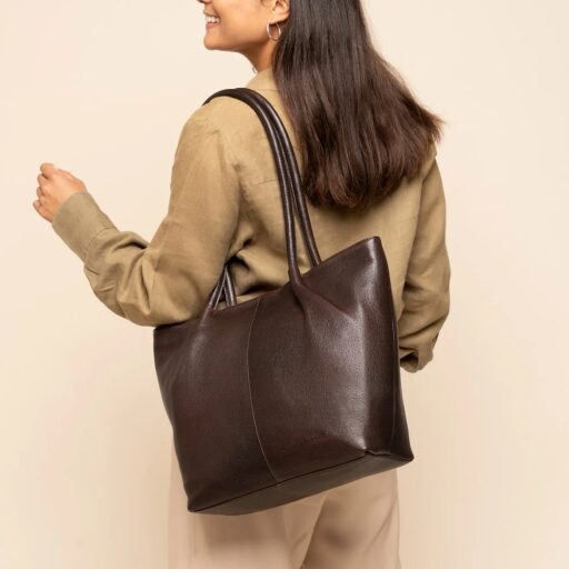 The Chesterfield Brand Kožená shopper kabelka Vespera C38.023001 hnědá přes rameno
