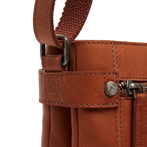 Kožená taška přes rameno The Chesterfield Brand Brandis C48.130031 koňaková - detail