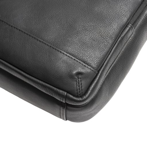 The Chesterfield Brand kožená taška na doklady Valtorio C48.144500 černá detail