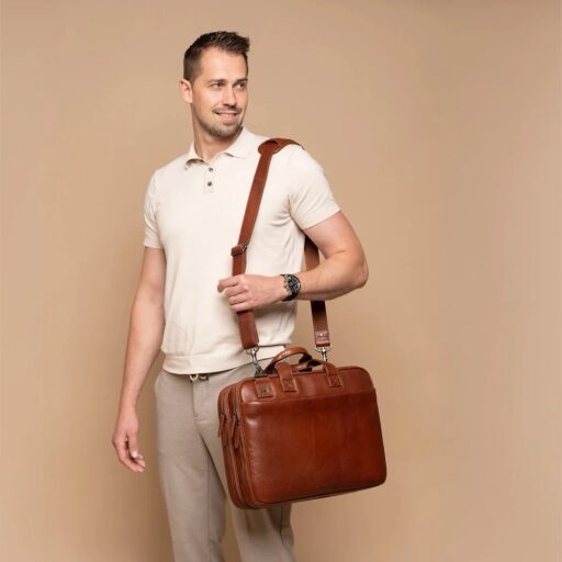The Chesterfield Brand Kožená taška na notebook 15" Venturo C40.110831 koňaková přes rameno