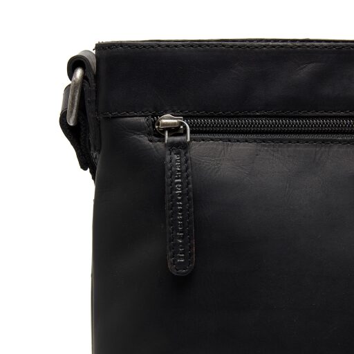 Dámská kožená kabelka The Chesterfield Brand Almeria C48.130200 černá - zipová přihrádka na zadní straně tašky