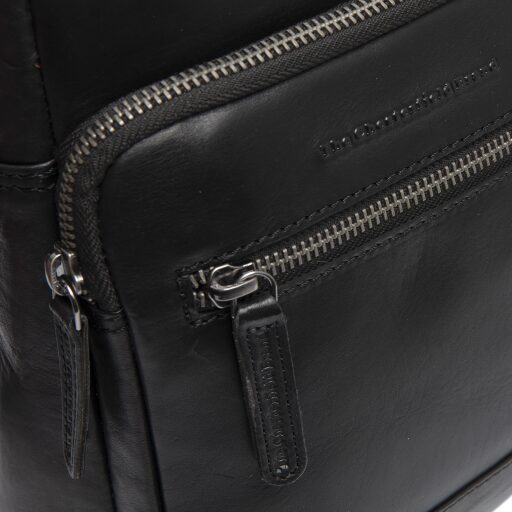 Kožená taška přes rameno The Chesterfield Brand  Amantea C48.137600 černá logo