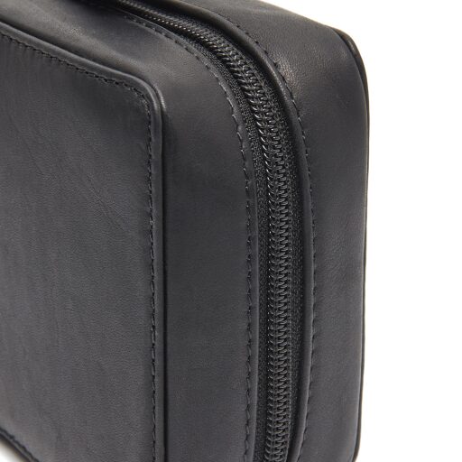The Chesterfield Brand kožené pouzdro na nabíječky Ardan C08.054000 černé detail