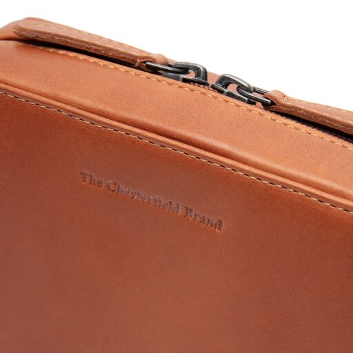 The Chesterfield Brand kožené pouzdro na nabíječky Ardan C08.054031 koňakové logo