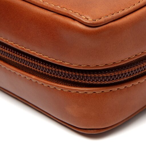 The Chesterfield Brand kožené pouzdro na nabíječky Ardan C08.054031 koňakové detail