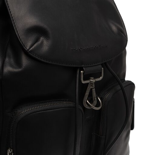 The Chesterfield Brand Kožený batoh Acadia C58.032500 černý detail zapínání