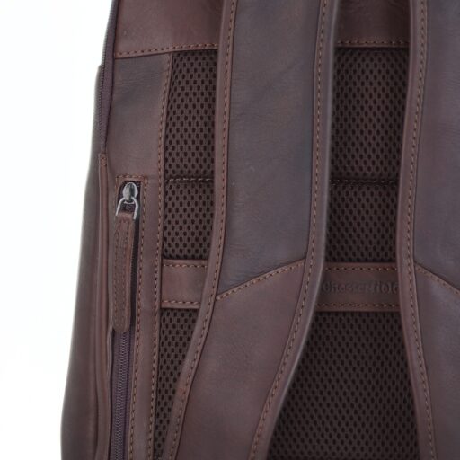 The Chesterfield Brand Kožený batoh na notebook 15,6" Natalie C58.700201 hnědý detail