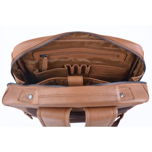 The Chesterfield Brand Kožený batoh na notebook 15,6" Philippe C58.700331 koňakový otevřený