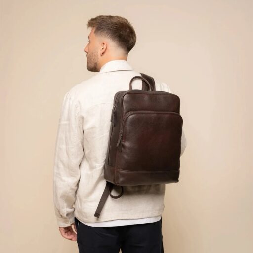 The Chesterfield Brand Kožený batoh na notebook Marvello C58.035001 hnědý přes rameno