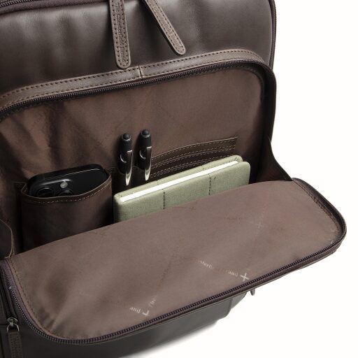 The Chesterfield Brand Kožený batoh na notebook Quincy C58.035201 hnědý přední přihrádka