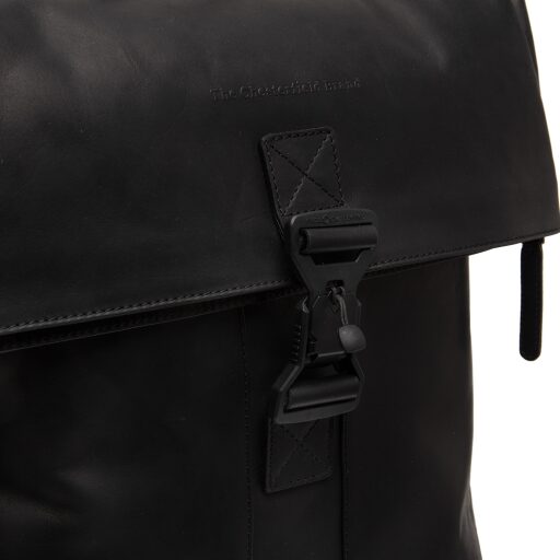 Kožený business batoh na notebook The Chesterfield Brand Savona černý C58.032200 - detail zaklapávací spony FidLock®