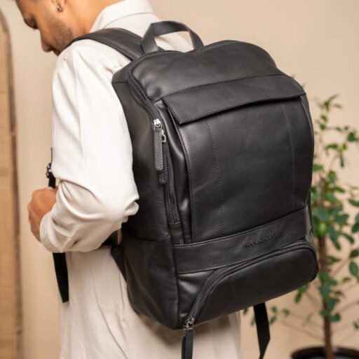 The Chesterfield Brand Kožený batoh na notebook Rich C58.015700 černý na muži