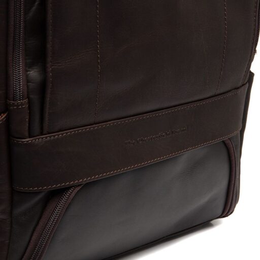 The Chesterfield Brand Kožený batoh na notebook Rich C58.015701 hnědý logo