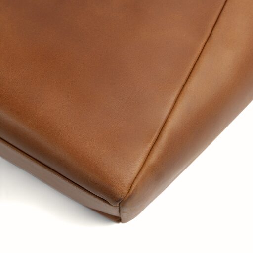 The Chesterfield Brand Kožená kabelka na notebook Mireya C38.023231 koňaková detail