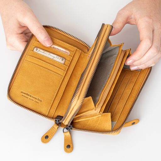 aunts & uncles Dámská kožená peněženka na zip RFID Grandma´s Luxury Club Betty 42215-3 žlutá - vnitřní členění
