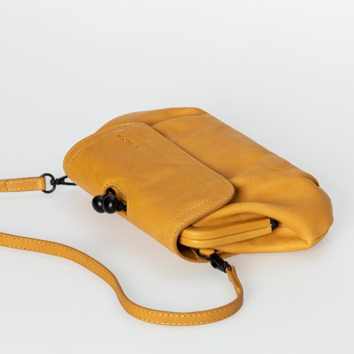 Mrs. Whoopie Pie dámská kožená kabelka do ruky i přes rameno / crossbody / velká peněženka 3v1 žlutá
