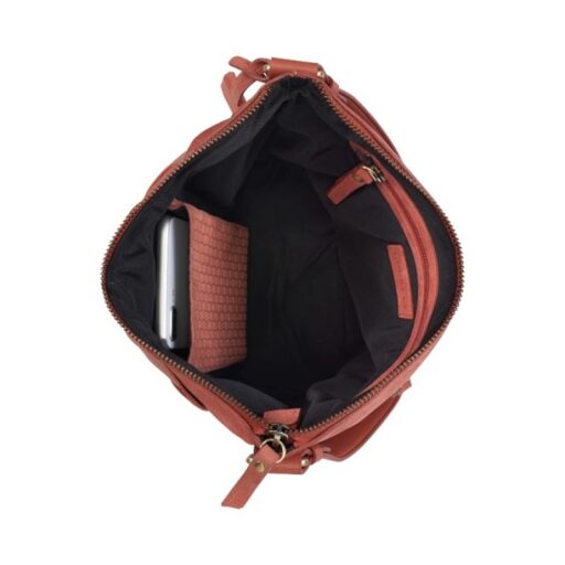 BURKELY Designová kabelka z nubukové kůže s proplétáním EVEN ELLA 1000197.69 jahodová vnitřní uspořádání