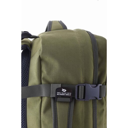 CabinZero Palubní batoh Military Green 28L cz191403 zelený - Global Luggage Tracker Okoban