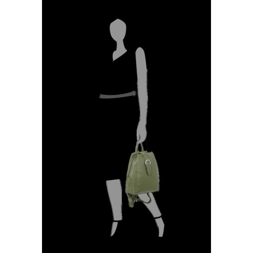 PICARD Dámský kožený batoh do města LUIS 8386 zelený v ruce