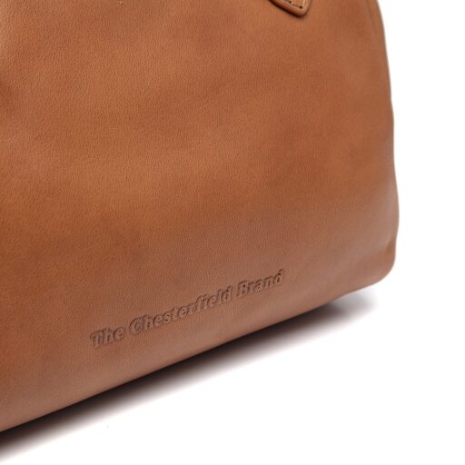 Dámská kožená kabelka do ruky i přes rameno Chili C48.126931 koňaková - detail loga značky The Chesterfield Brand