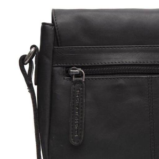 The Chesterfield Brand Klopová kožená taška přes rameno Roman C48.118500 černá - detail zipové přihrádky na zadní straně
