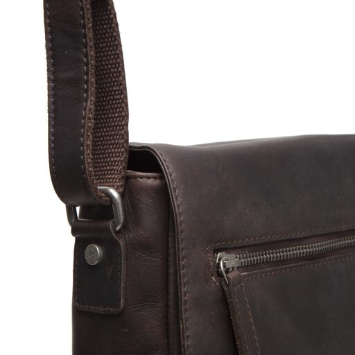 The Chesterfield Brand kožená taška přes rameno Roman C48.118501 hnědá - detail zipové přihrádky na klopě