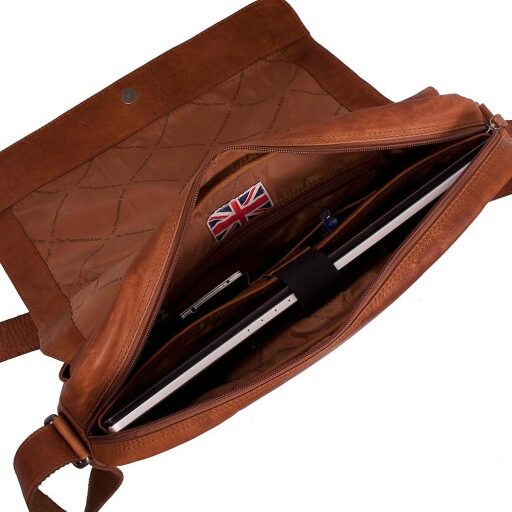 Pánská kožená taška na notebook značky The Chesterfield Brand Richard C48.055231 koňaková vnitřní členění