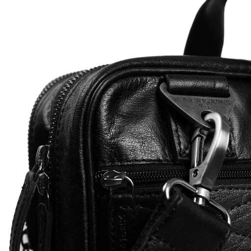 The Chesterfield Brand Kožená taška na notebook 15,4" C40.103800 Manuel černá